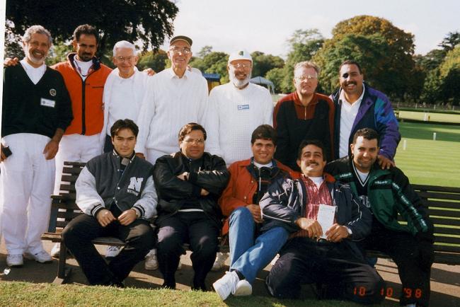 2 roup_edited-1.jpg - The Egyptian team with memers of Kenilworth CC who acted as referees or linesmen
